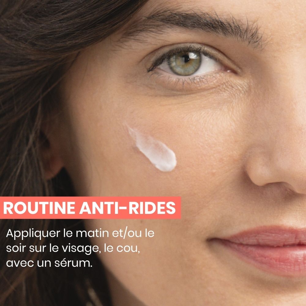 Emballage du produit avec pot en verre et couvercle blanc. Inscription: Eau Thermale Avène, Hyaluron Activ B3.