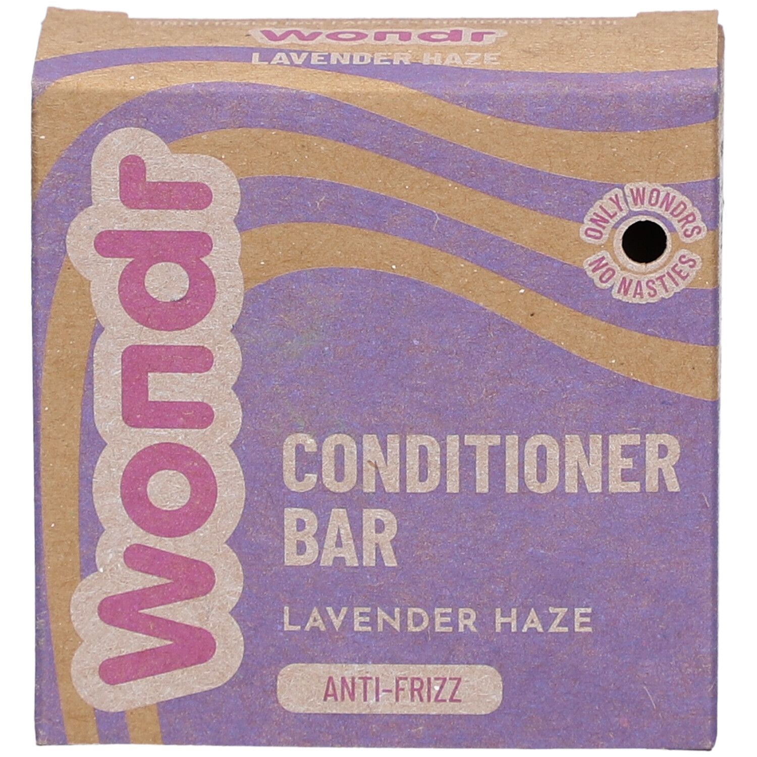 Emballage en carton. Inscriptions: Wondr, Conditioner Bar, Lavender Haze, Anti-Frizz. Fond ondulé.