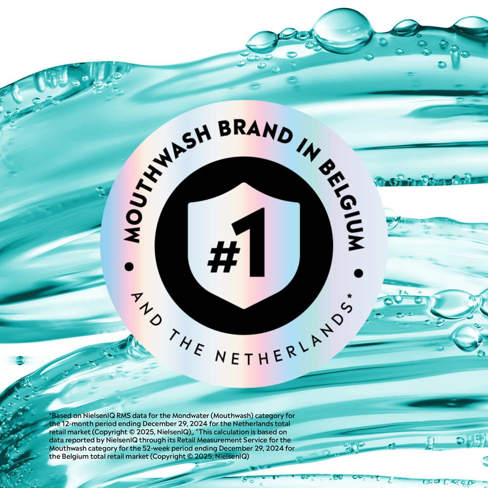 Bains de bouche Listerine. Trois flacons : Professional, Total Care, Cool Mint Mild. Pour la santé bucco-dentaire.