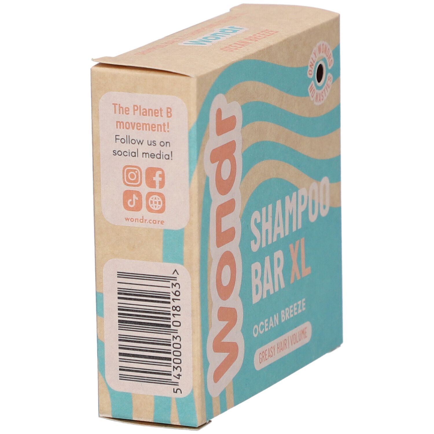 Kartonnen verpakking. Opschrift: Wondr, Shampoo Bar XL, Ocean Breeze, vet haar. Streepjescode en social media icons.