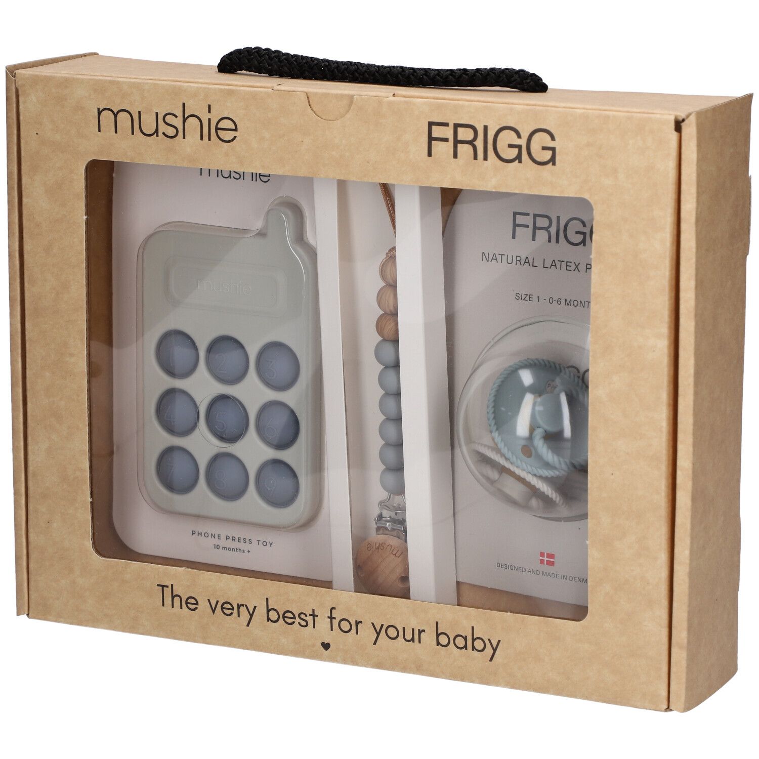 Cadeauset voor baby's. Bevat bijtring, fopspeen en speenkoord. Blauw en houtkleurig. Verpakt in bruine doos met handvat.