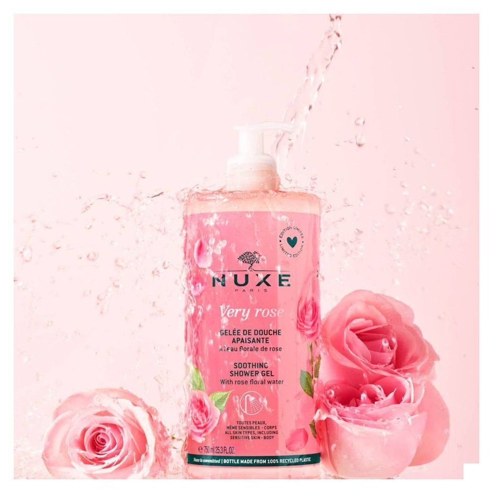 Gel douche Very Rose Nuxe, flacon rose avec pompe. Illustrations de roses et texte. 750ml.