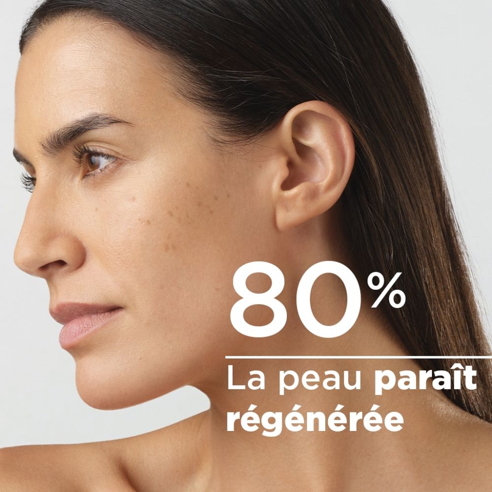 Femme avec peau. Texte : 80% de peau régénérée. Fond blanc.