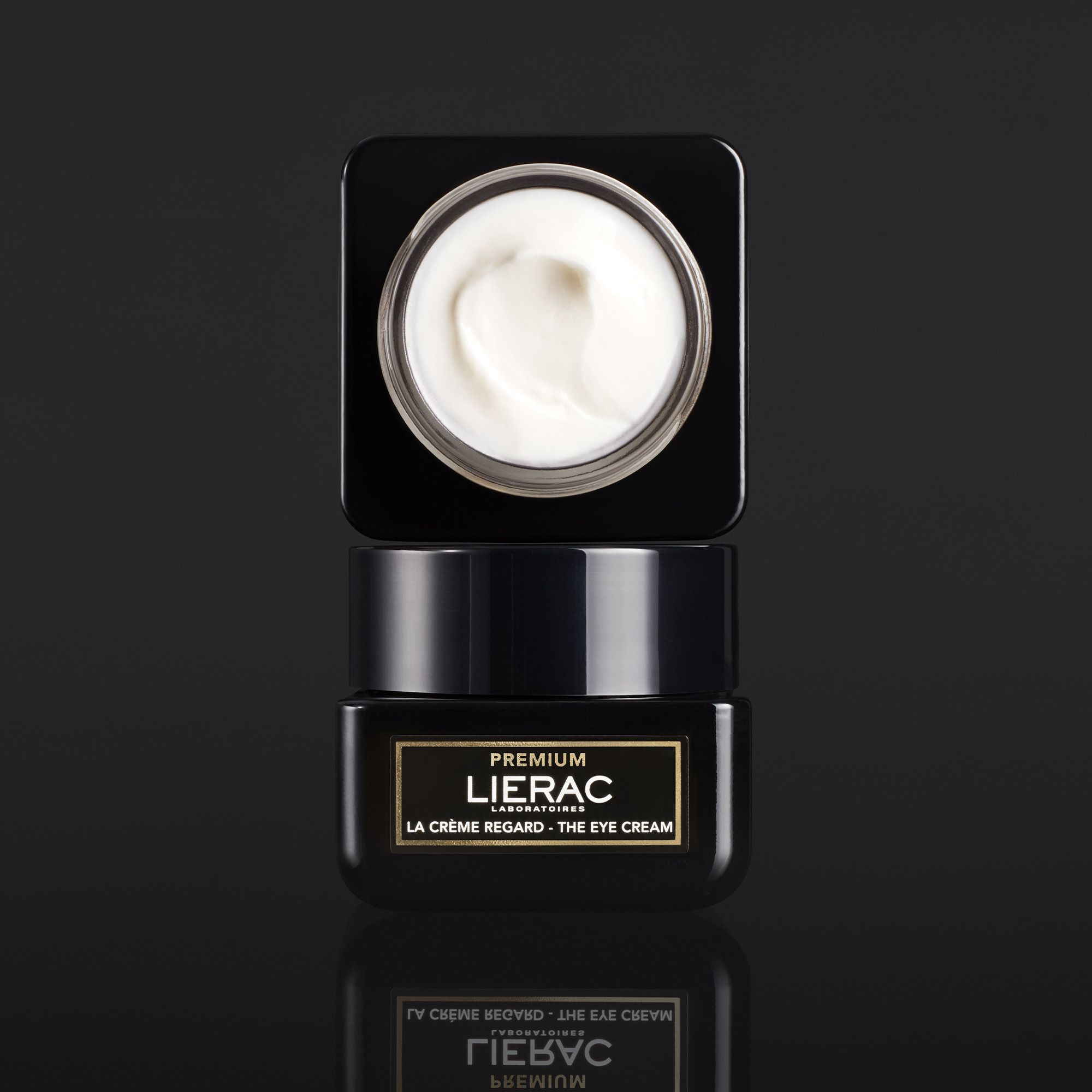 Dos de l'emballage. Texte en plusieurs langues. Contient des informations sur le produit.