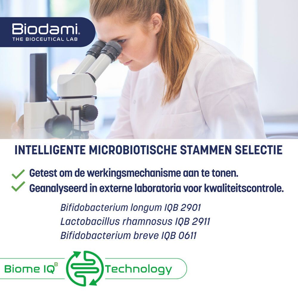 Vrouw met microscoop. Tekst: Intelligente selectie van microbiële stammen. Getest op werkingsmechanisme. Geanalyseerd in labo's.