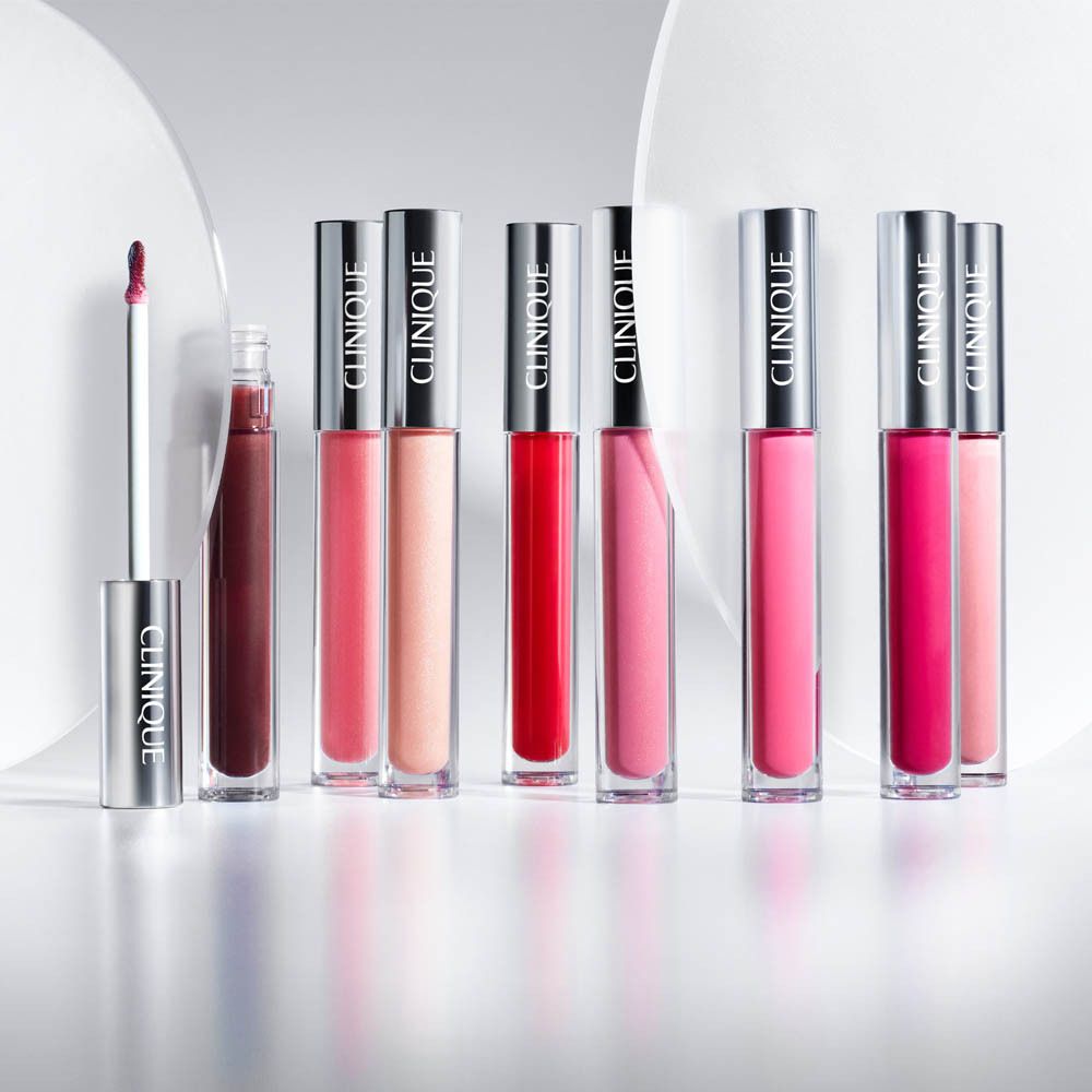 Clinique lippenstift in diverse roze, rode en bruine tinten.