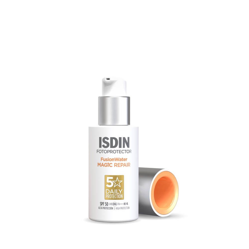ISDIN Fotoprotector Fusion Water Magic Repair SPF50. Fles met pomp en zilveren dop. Oranje ring.
