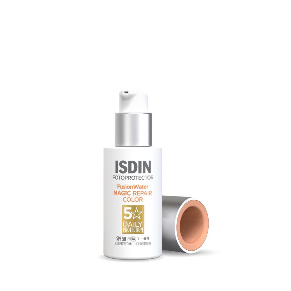 Écran solaire avec applicateur. Inscription: ISDIN Fotoprotector Fusion Water Magic Repair Color SPF50.
