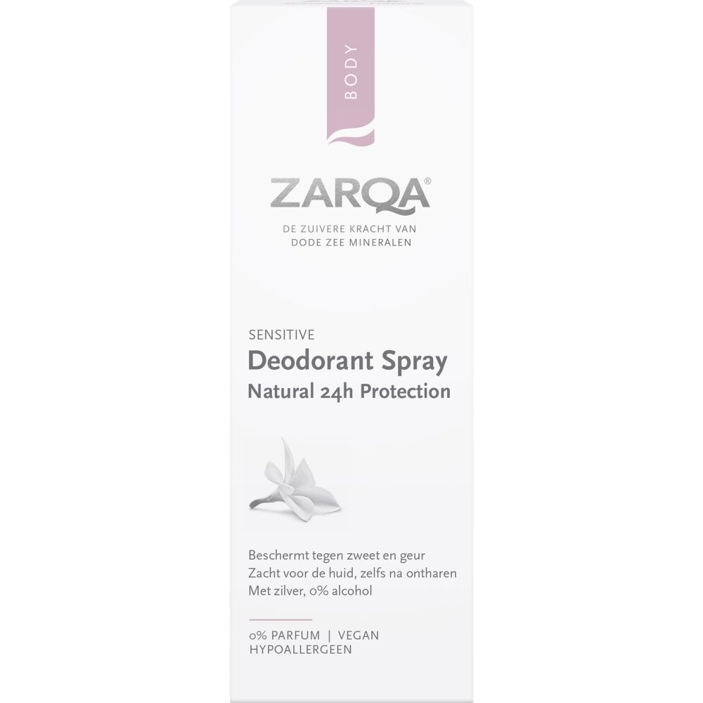 Zarqa Deodorant Spray Sensitive Natural 24h Protection. Witte verpakking met roze accenten. Bevat 0% parfum, is vegan en hypoallergeen.