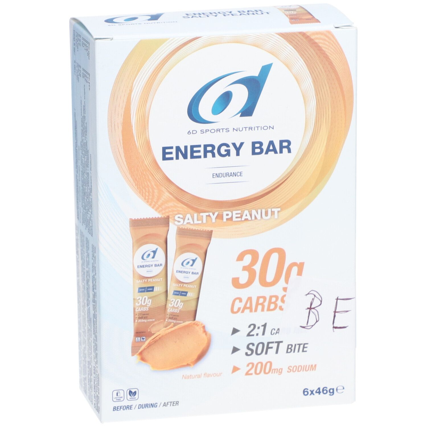 Verpakking met 6 energierepen. Opschrift: 6D Sports Nutrition, Energy Bar, Salty Peanut, 30g koolhydraten, 2:1 Ca, Soft Bite, 200mg natrium.