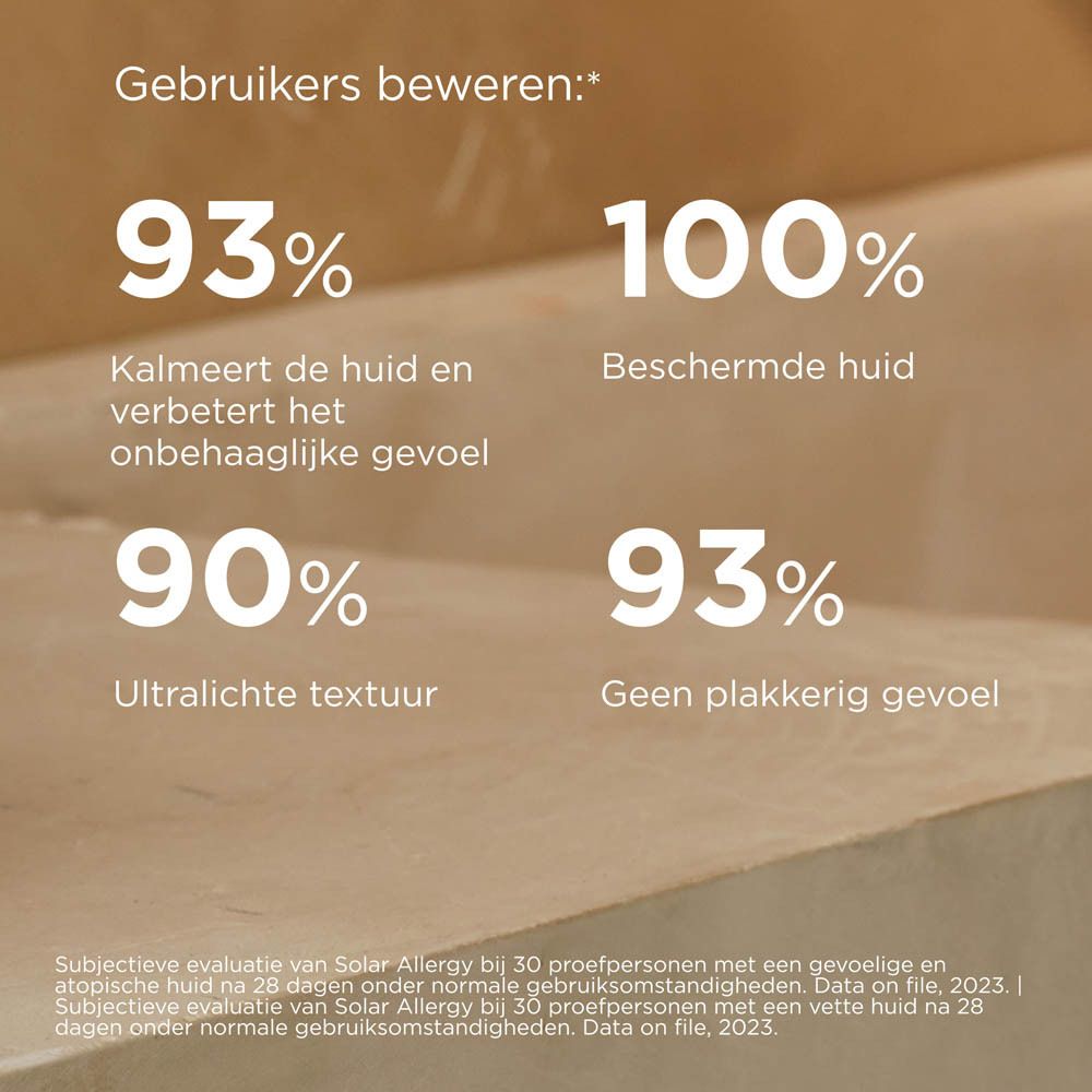 Toepassing van ISDIN Fotoultra 100 Solar Allergy Protect SPF50.