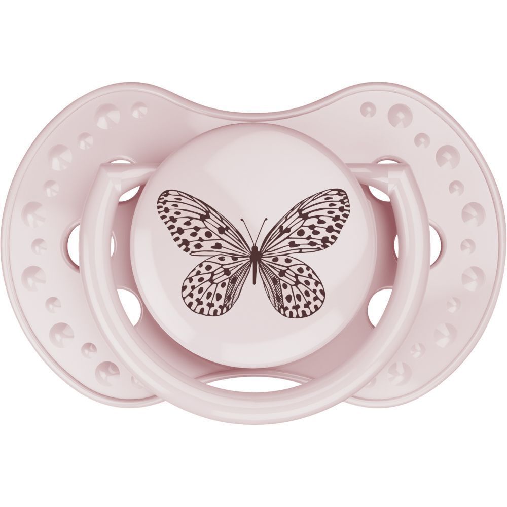 Sucette rose avec motif papillon. Forme ronde avec poignée et petits trous.