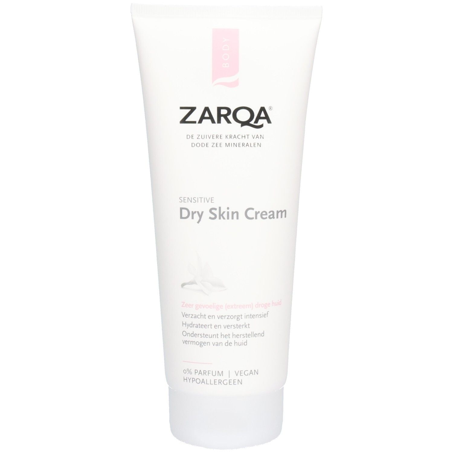 Witte tube met Zarqa Sensitive Dry Skin Cream. Roze accent. Tekst: Sensitive Dry Skin Cream, 0% Parfum, Vegan, Hypoallergeen.