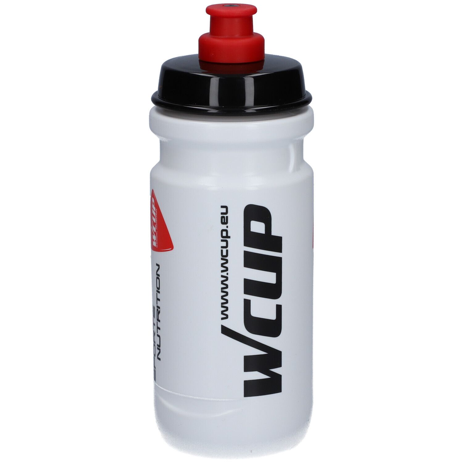 Witte drinkfles met zwarte dop en rode sluiting. Opschrift: WCUP, SPORTS NUTRITION. www.wcup.eu.