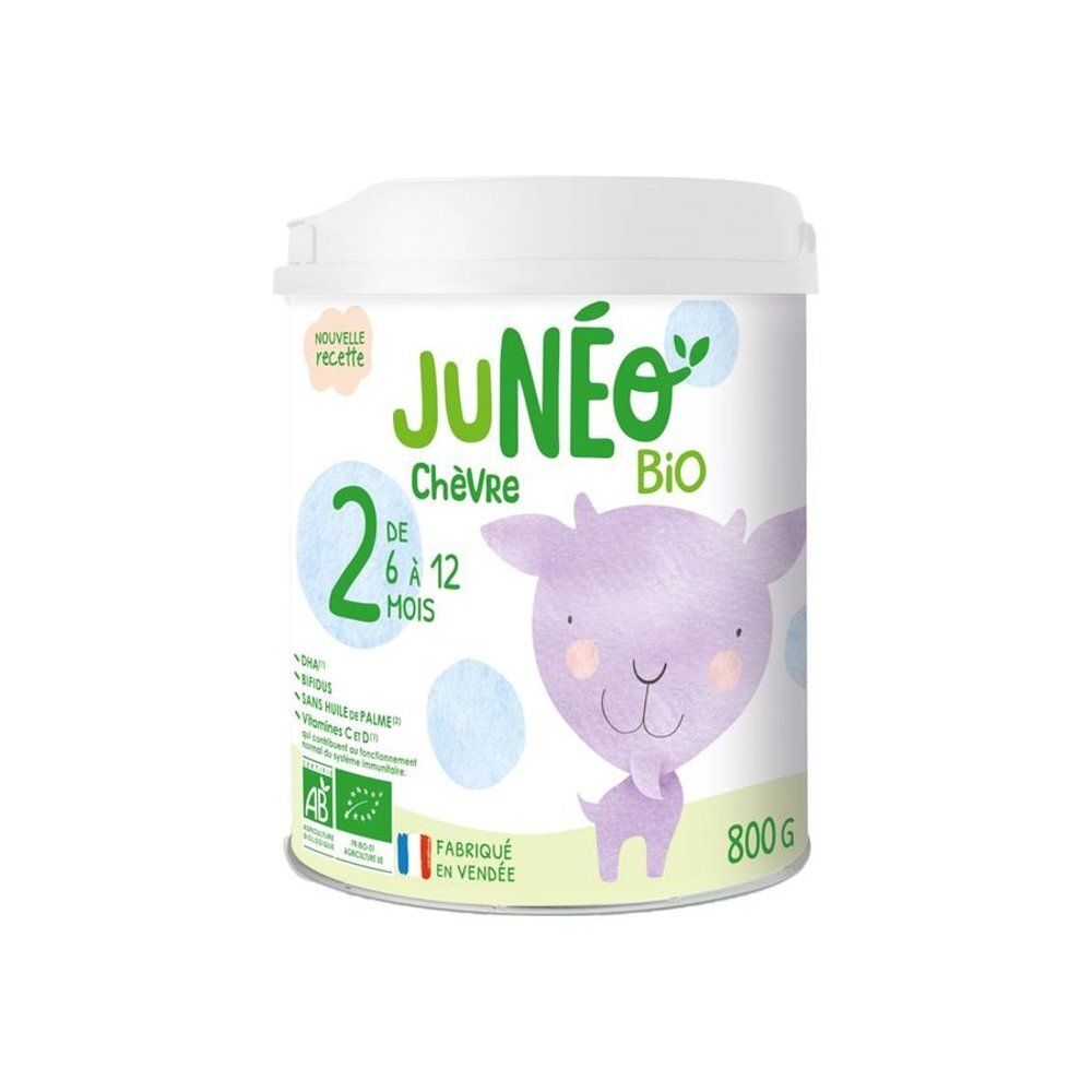 Witte melkpoederverpakking. Opschrift: JuNÉo Chèvre Bio, 2, 6-12 maanden. Illustratie van een paarse geitenkop. 800g. Gemaakt in Vendée.