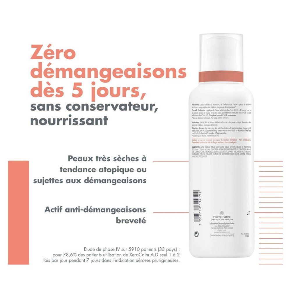 Achterkant witte fles Avène XeraCalm A.D. Crème. Tekst: Gebruik, ingrediënten, QR-code.