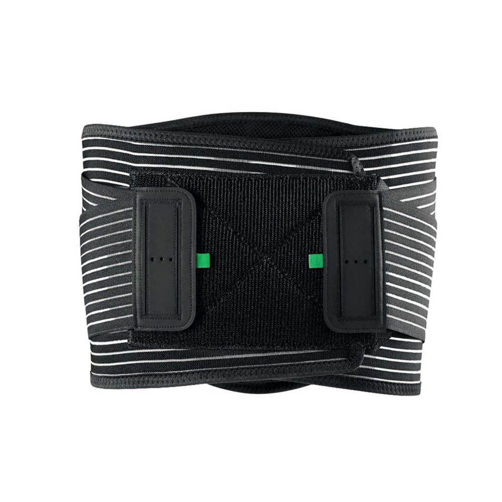 Achterkant van de Cellacare Lumbal Classic. Zwart materiaal met witte strepen. Klittenbandsluitingen en groene accenten.