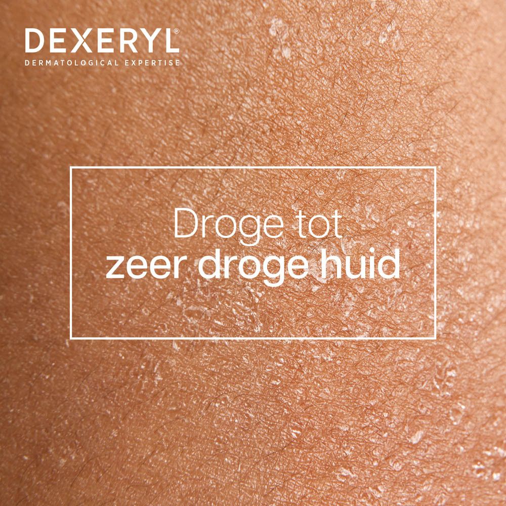 Tube Dexeryl® Voedende Lotion op schouder van persoon, met tekst "24u lang een gevoede huid".