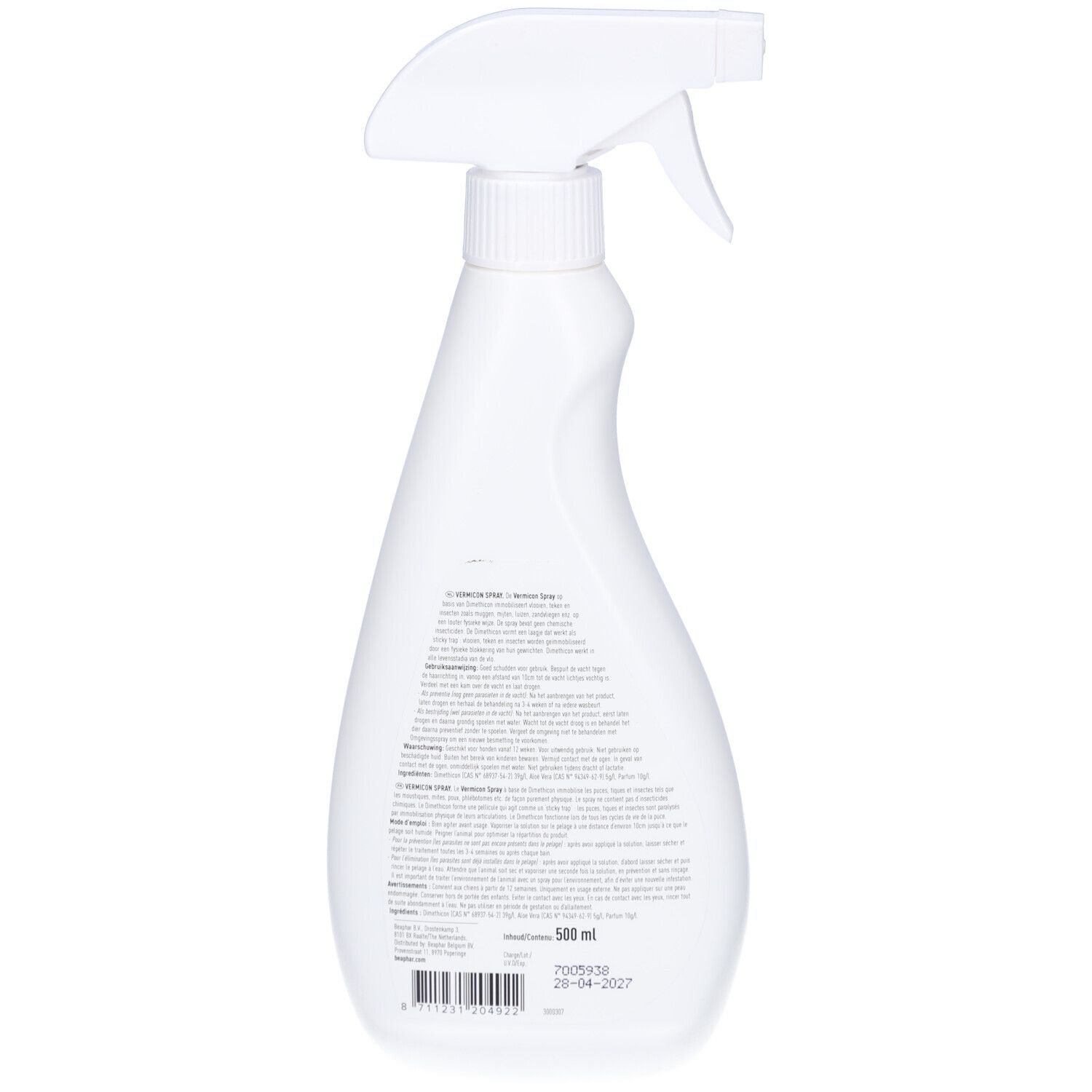 Achterkant van een witte spuitfles. Tekst in meerdere talen. Streepjescode en batchnummer.