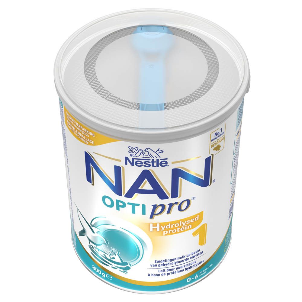 Blik NAN Optipro 1, geopend. Deksel met maatbeker. Productaanduiding zichtbaar.