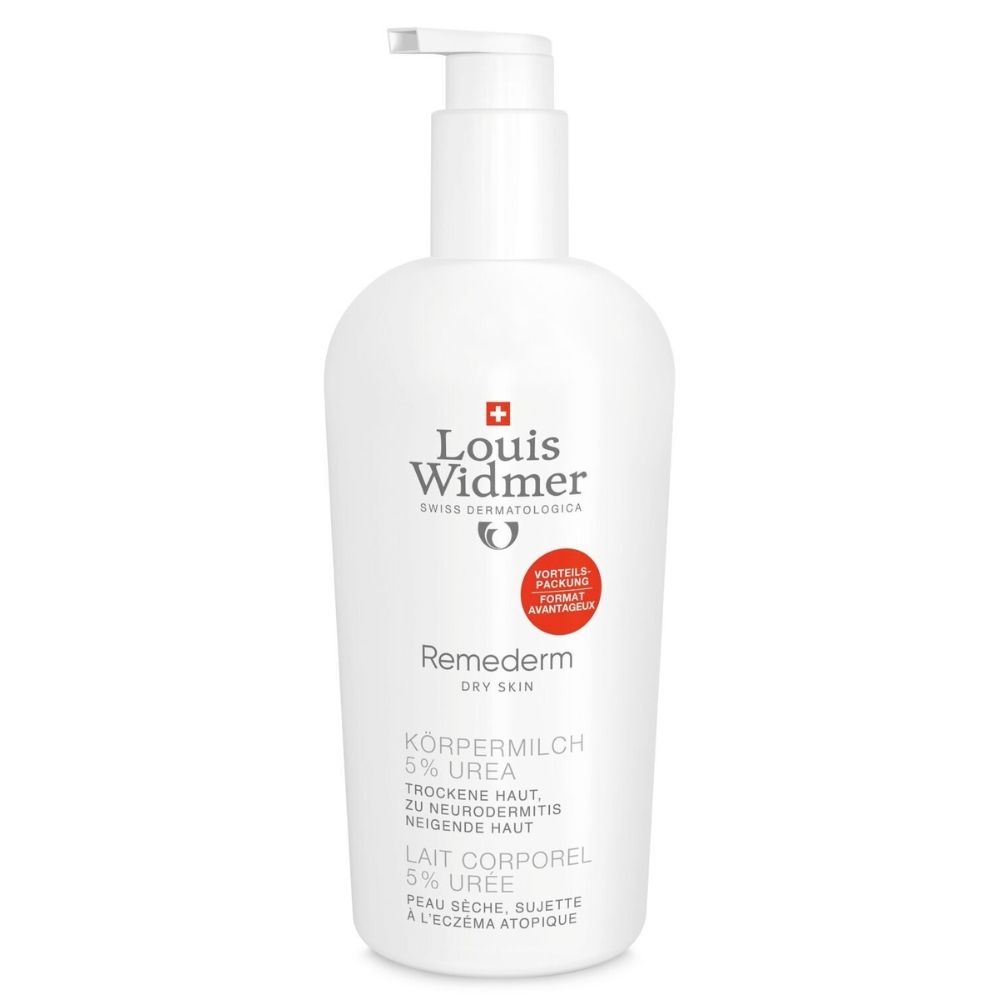 Flacon blanc avec pompe. Inscriptions: Louis Widmer, Remederm, 5% Urée, Peau sèche. Autocollant rouge: Format avantageux.