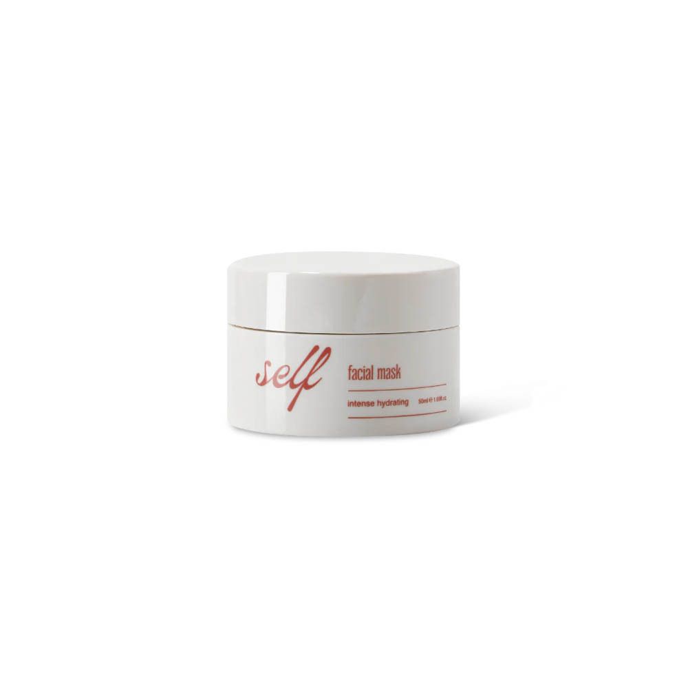 Beige pot met rode tekst "self facial mask intense hydrating".