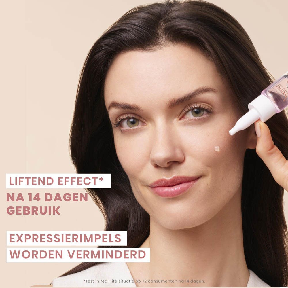 Vrouw brengt serum aan. Tekst: Liftend effect. Expressierimpels worden verminderd.