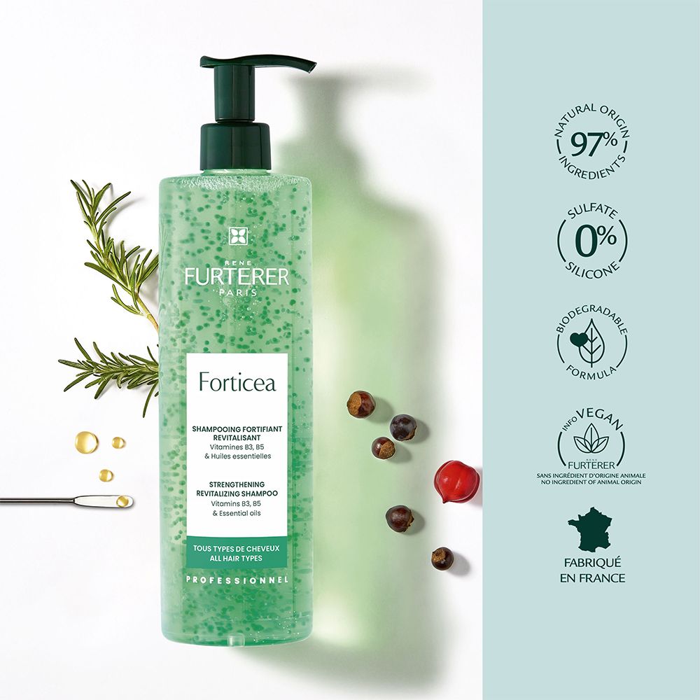 Flacon vert avec pompe. Texte: FORTICEA, Shampooing Fortifiant Revitalisant. 97% ingrédients naturels, vegan.