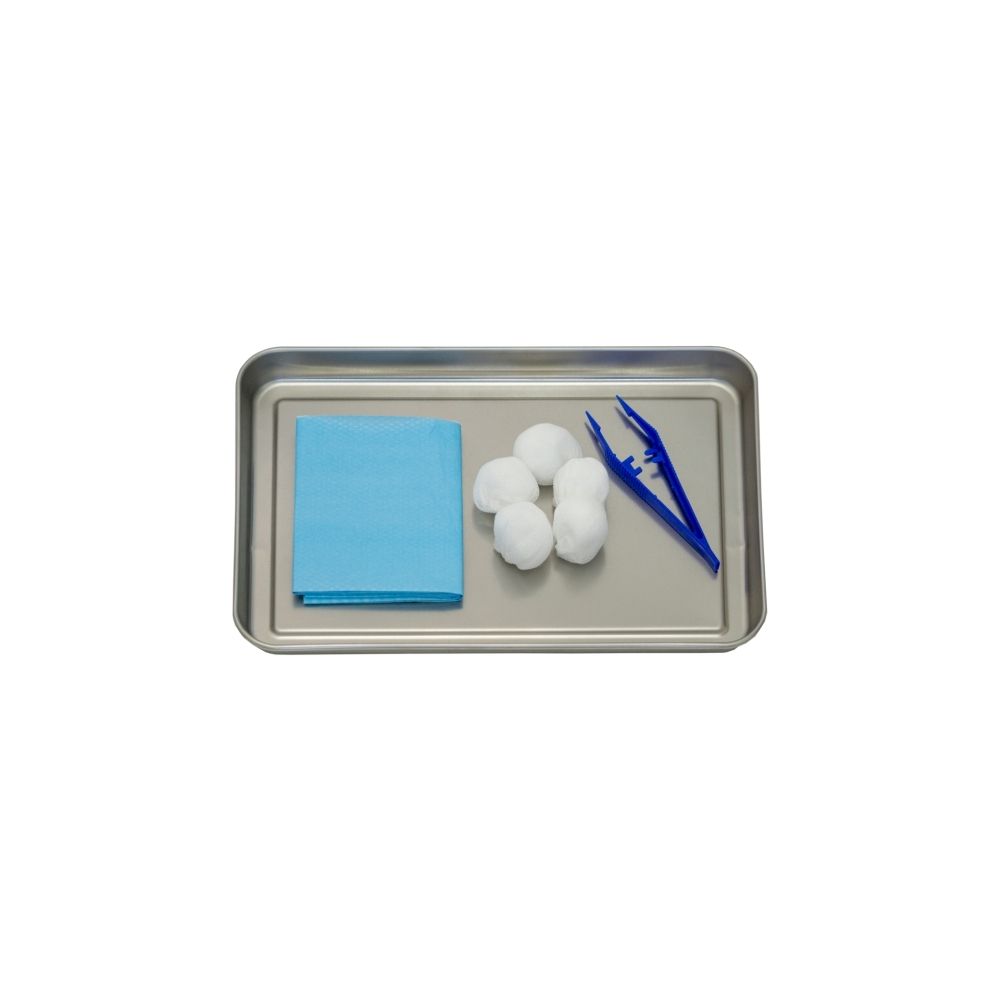 Verbandbakje met pincet, wattenbollen en doekje.