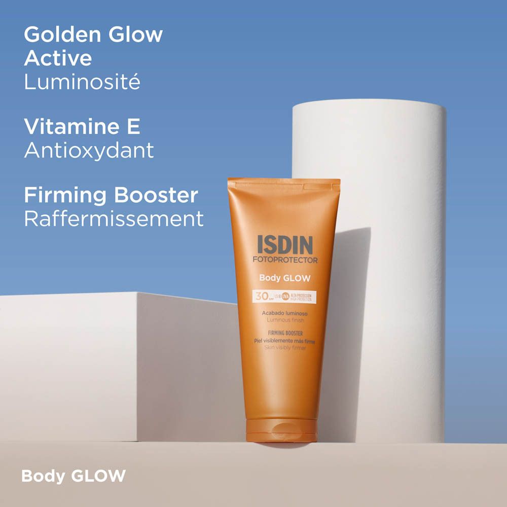 Tube ISDIN Body Glow SPF30. Texte: Golden Glow Active, Vitamine E Antioxydant, Firming Booster.