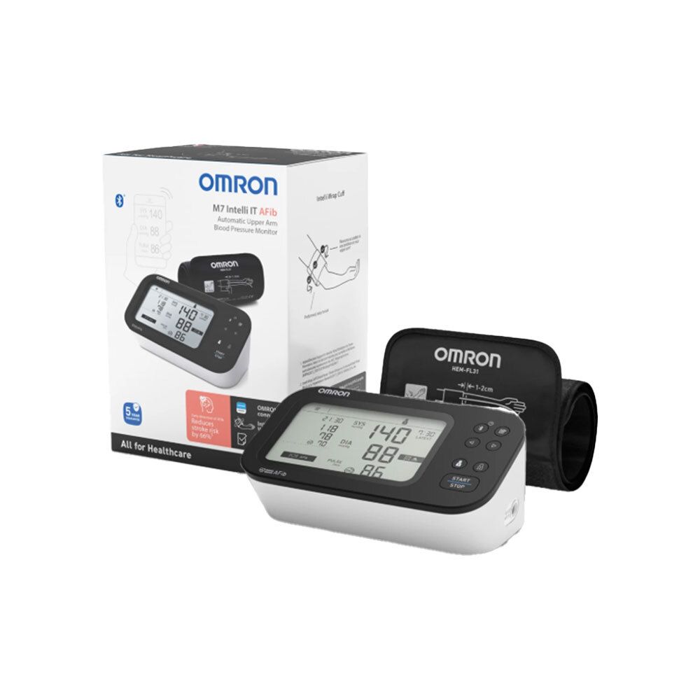 Omron M7 Intelli IT. Automatische bloeddrukmeter met manchet en verpakking. Digitale display met waarden. Zwart en wit design.