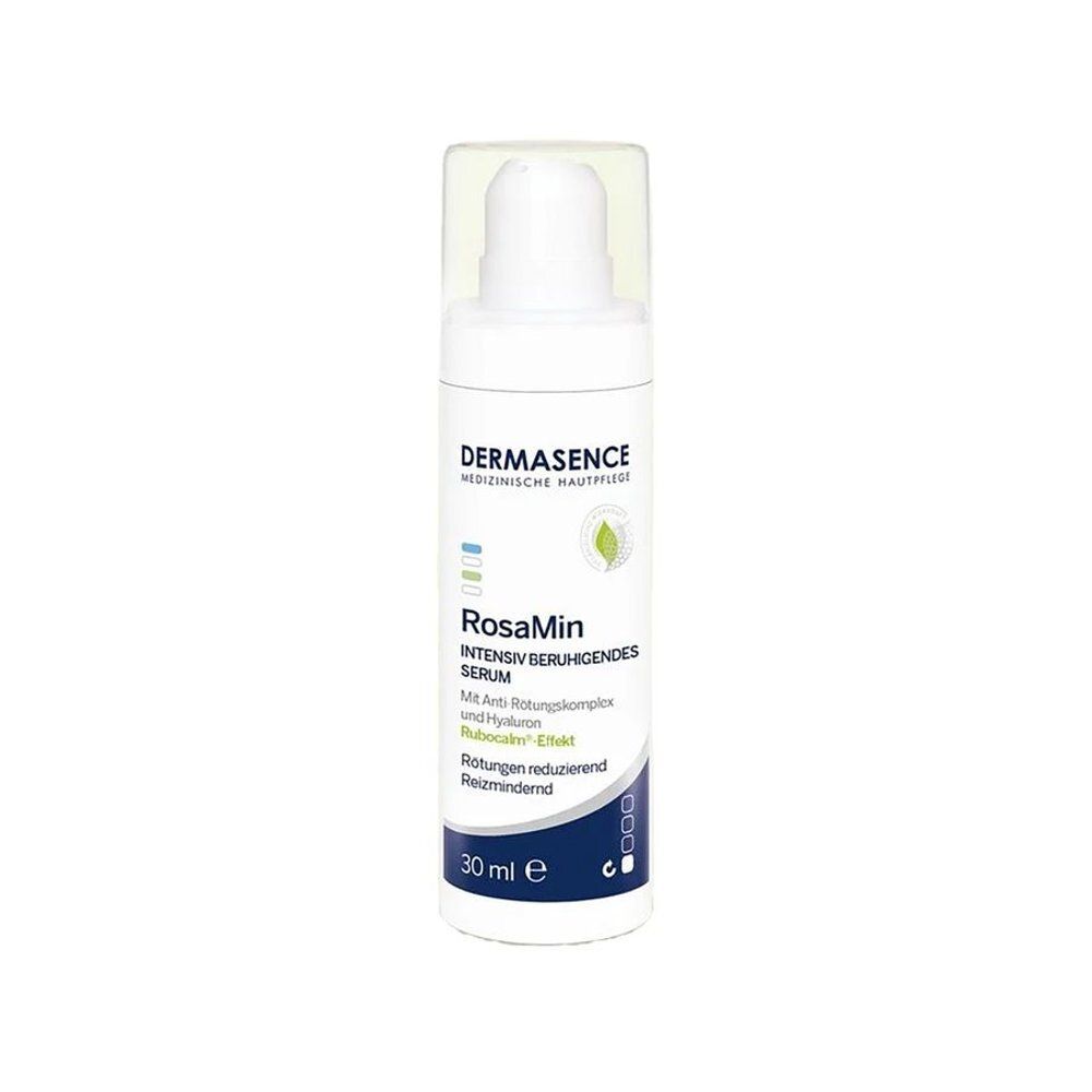 Wit serum met pomp en dop. Opschrift: Dermasence RosaMin, 30 ml.