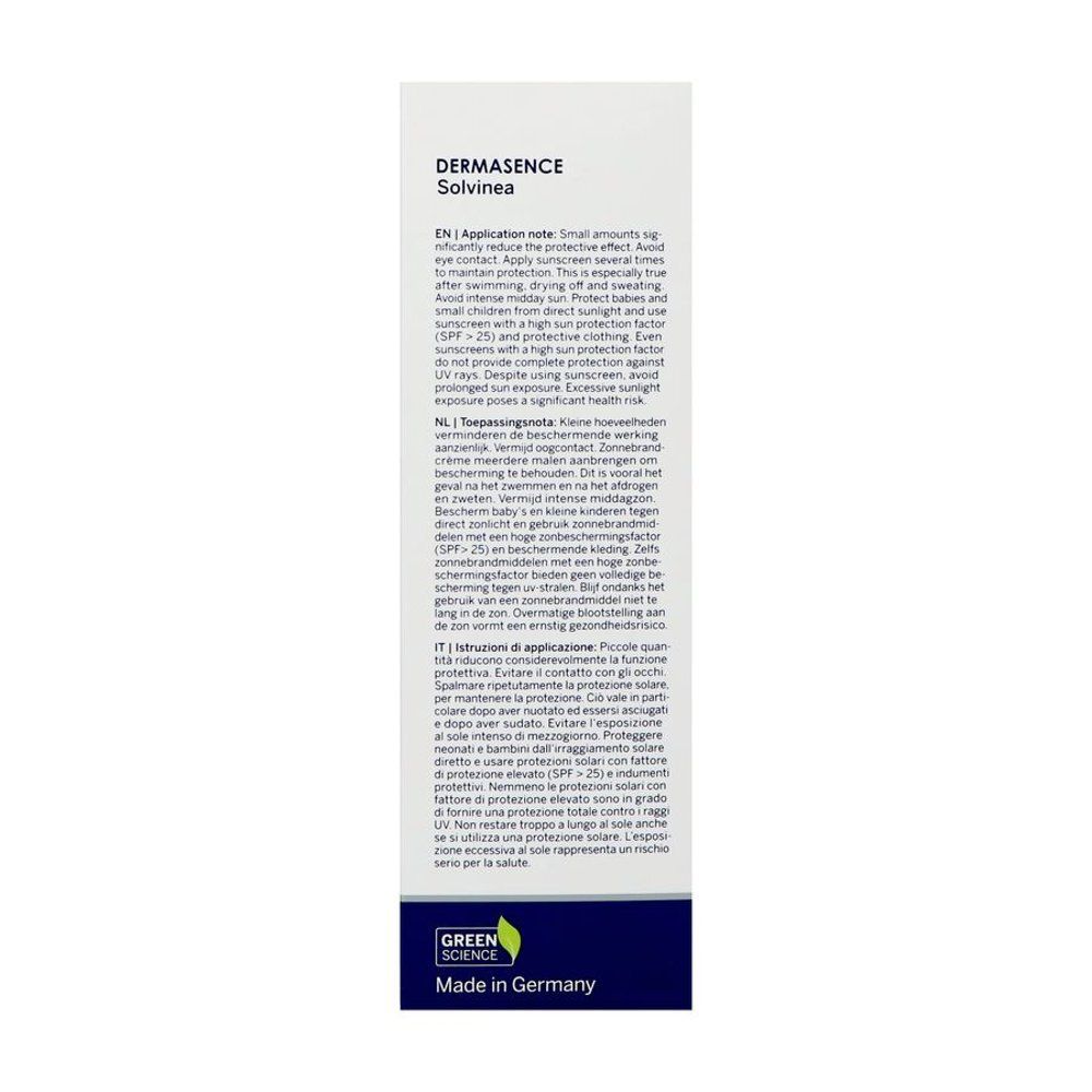 Texte sur l'emballage. Contient des instructions d'utilisation de Solvinea Med en anglais, néerlandais et italien.