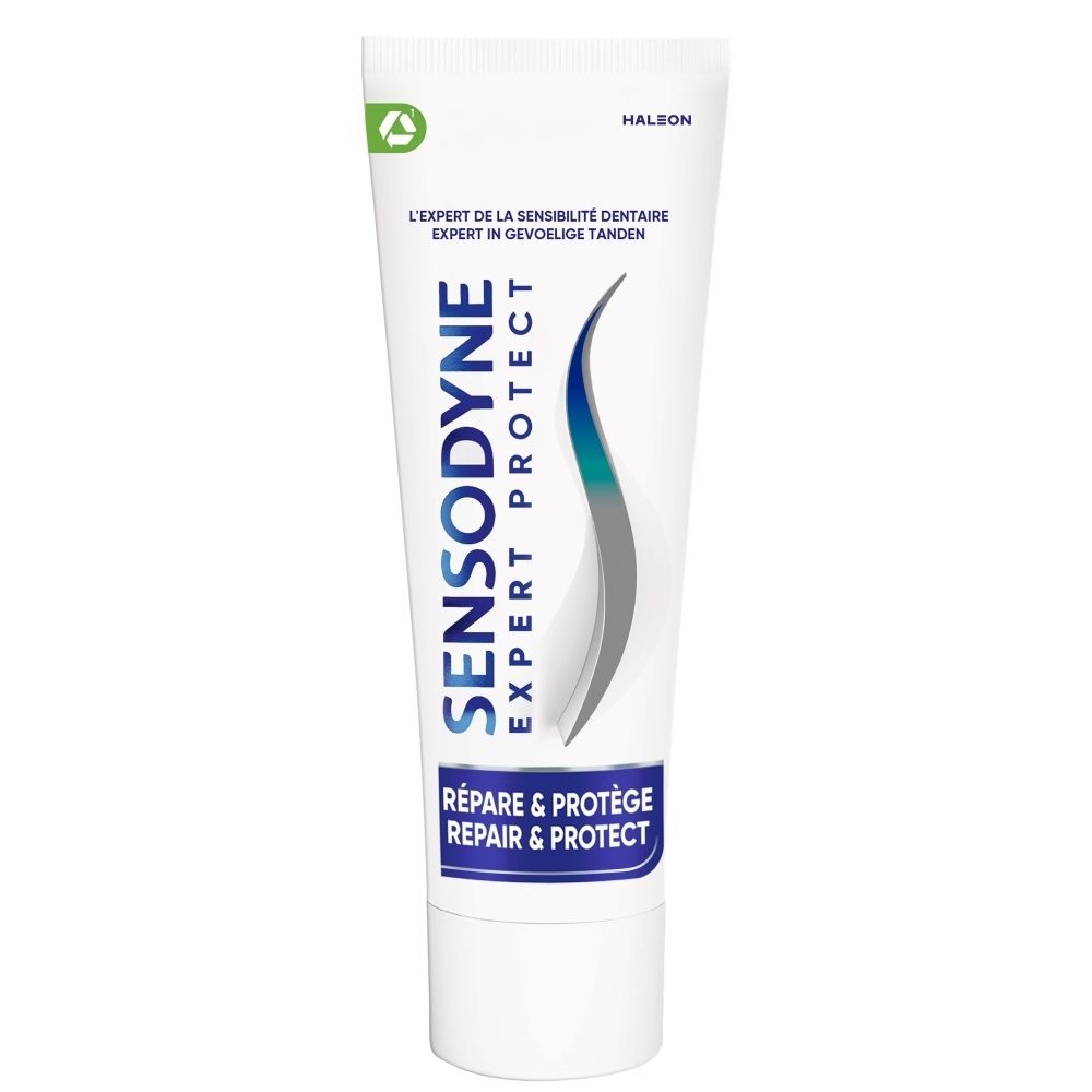 Sensodyne Expert Protect tandpasta in een witte tube met blauwe en zilveren accenten. Tekst in het Frans en Engels.