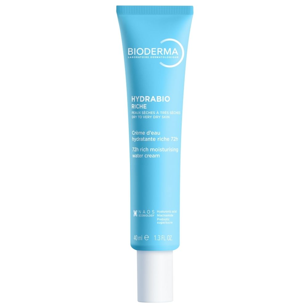Lichtblauwe tube met witte dop. Opschrift: Bioderma, Hydrabio Riche, Crème d'eau hydratante riche 72h.
