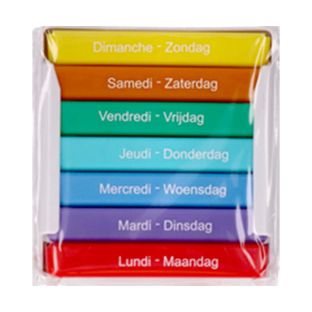 Boîte Febelcare Box 7. Emballage blanc avec pilulier. Main avec pilule. Texte: Pilulier pour 1 semaine.