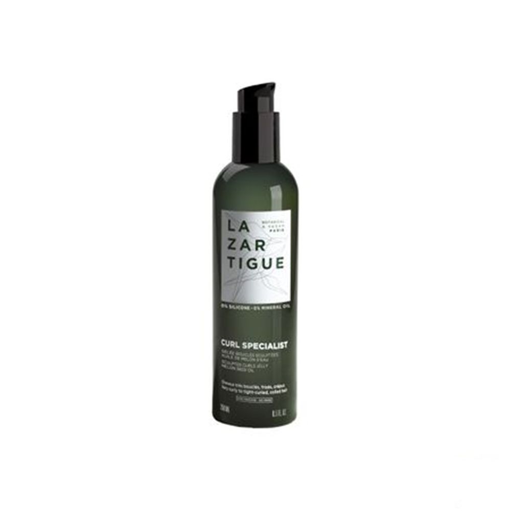 Lazartigue Curl Specialist. Zwarte fles met pomp. Tekst: Curl Specialist, 0% siliconen, 0% minerale olie. Voor krullend haar.
