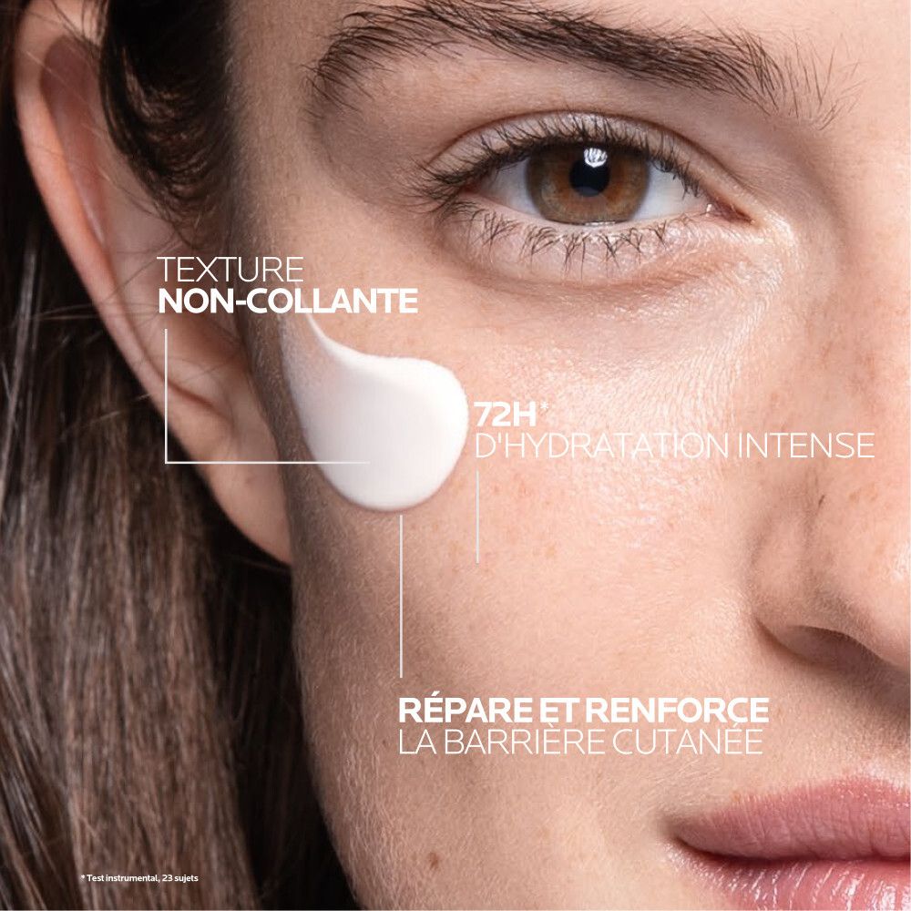 Visage avec crème. Texte: Texture non-collante, 72h d'hydratation intense, répare et renforce la barrière cutanée.