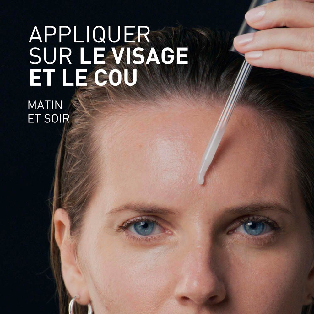 Femme appliquant sérum sur visage et cou. Texte: Appliquer sur le visage et le cou. Matin et soir.