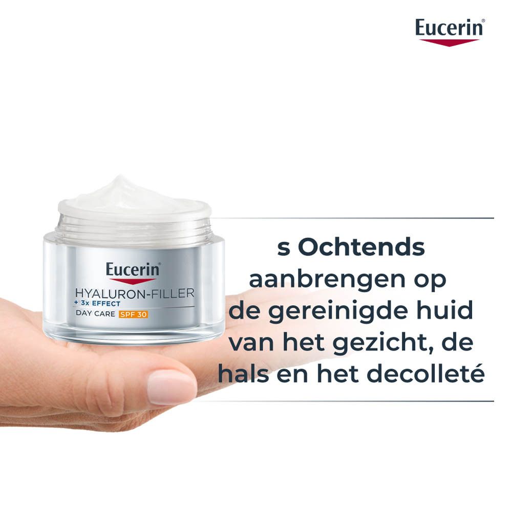 Crèmeproduct in de hand. Tekst: 's Ochtends aanbrengen op de gereinigde huid van gezicht, hals en decolleté.
