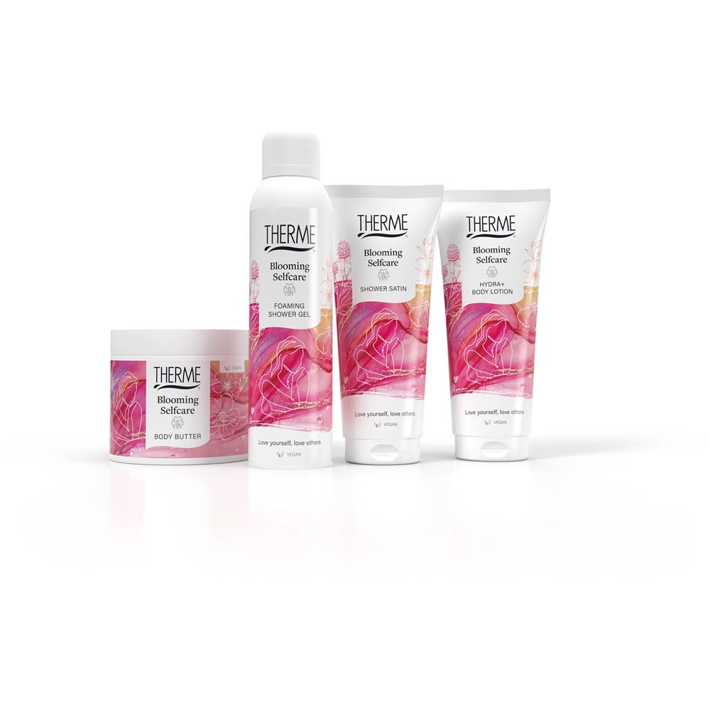 Verschillende producten uit de Blooming Selfcare-serie. Tubes, potten en fles.