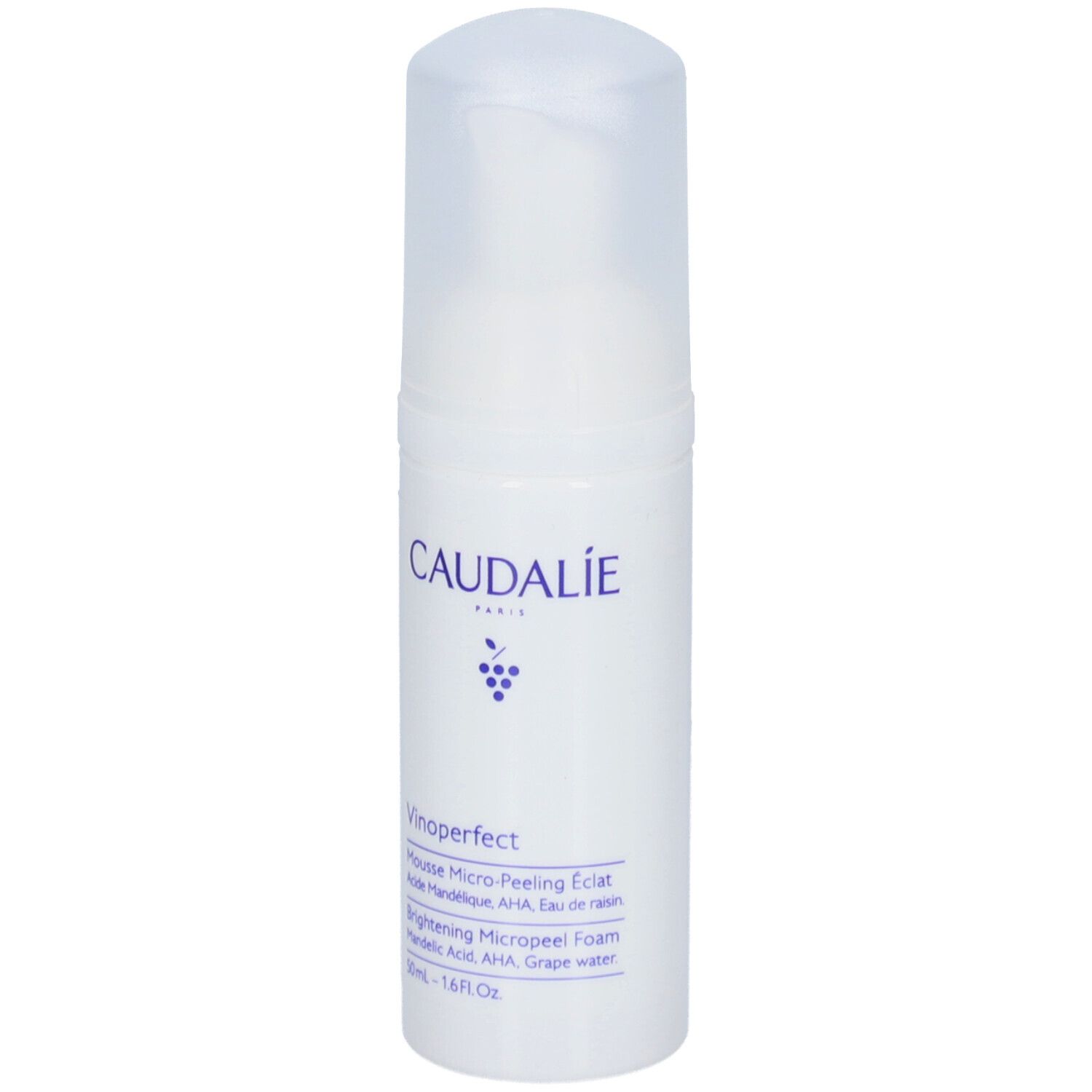 Witte fles met sproeikop. Opschrift: Caudalie, Vinoperfect, Mousse Micro-Peeling Éclat. 50ml.