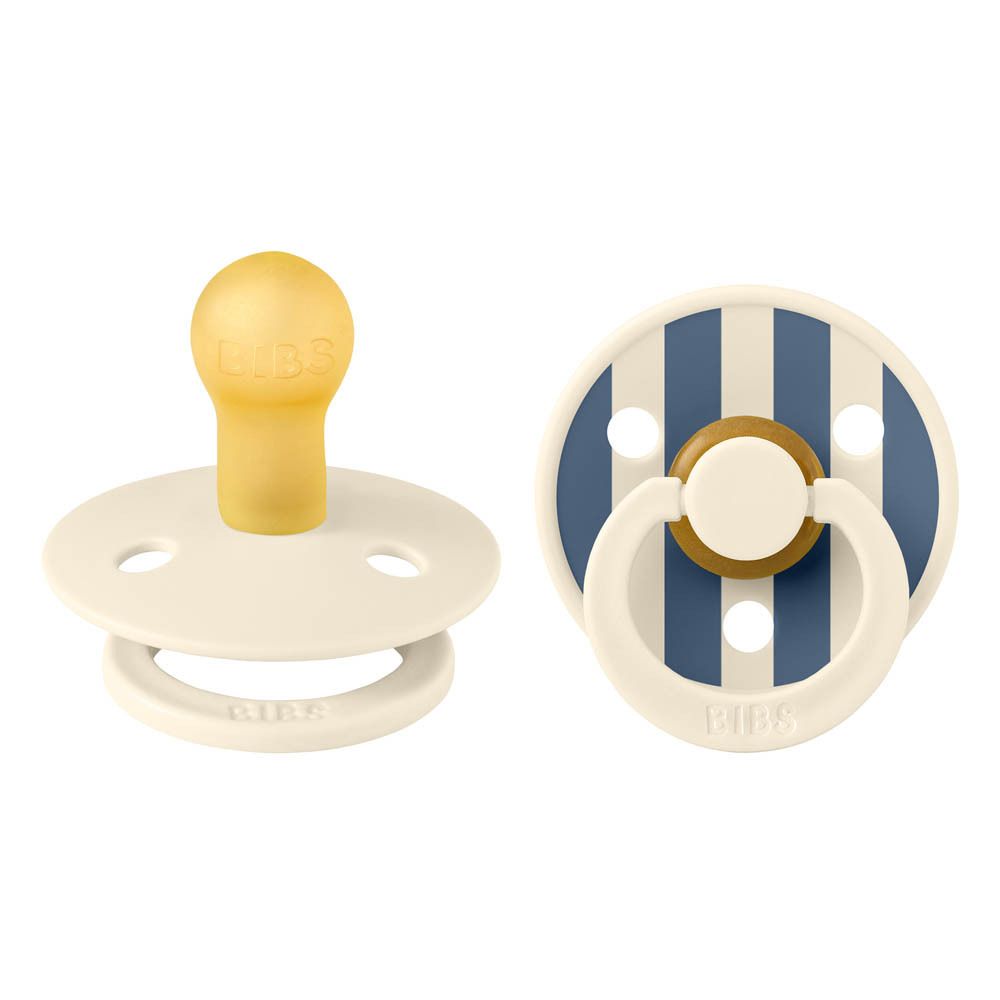 Twee BIBS fopspenen. Ivoor/staalblauw. Natuurrubber. Ronde vorm. Maat 1. Detailweergave.