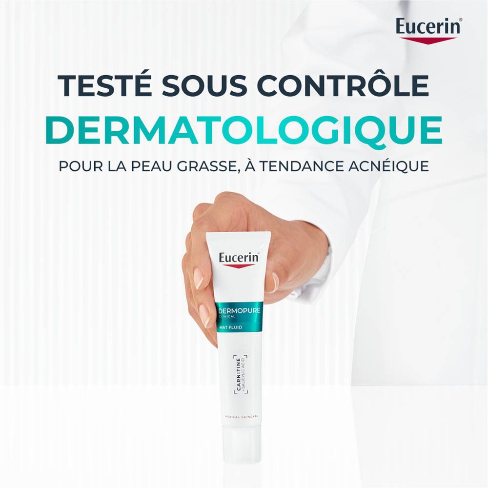 Eucerin Dermopure Clinical Mat Fluid. Produit tenu à la main.