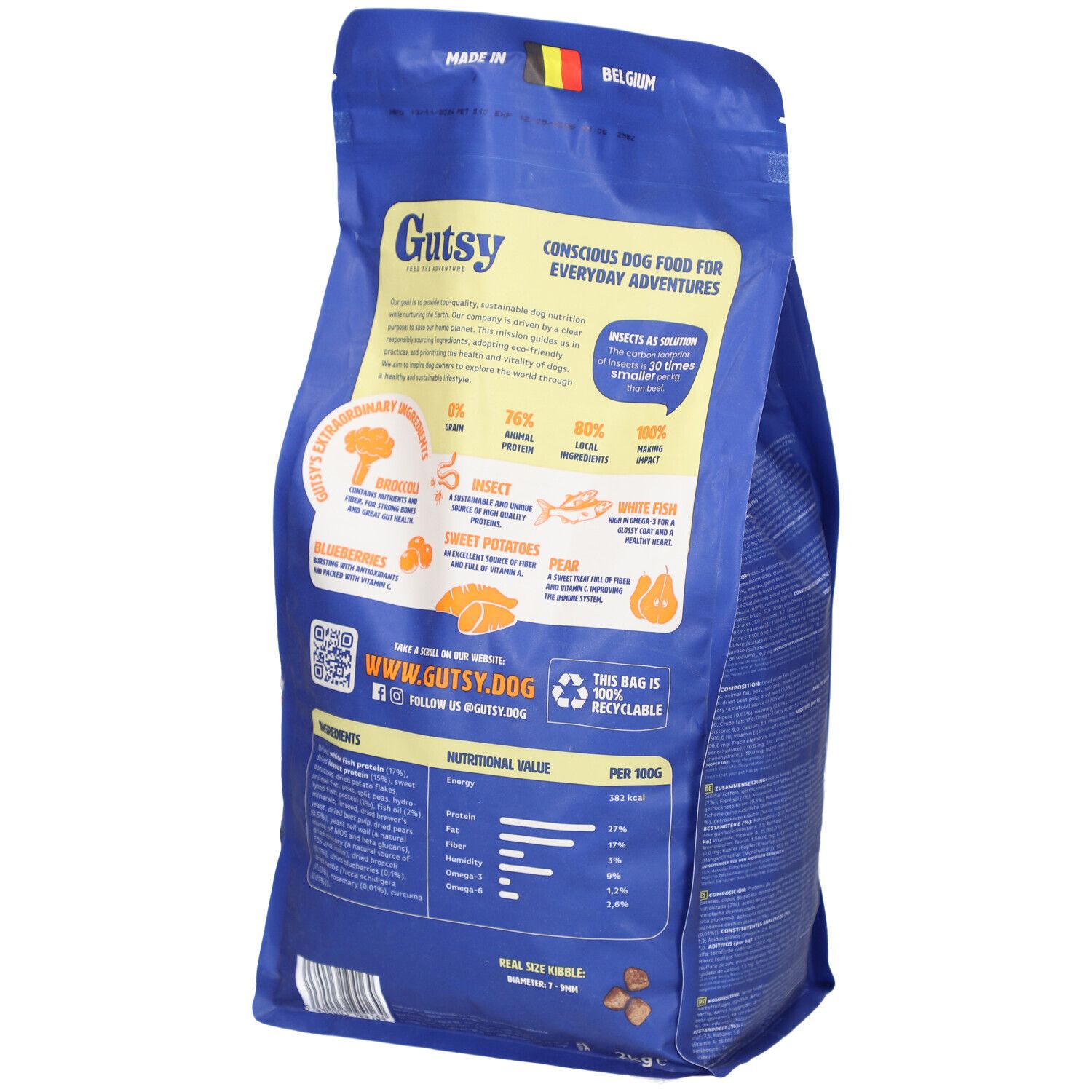 Dos du sac de nourriture pour chiens Gutsy bleu. Texte : ingrédients, valeurs nutritionnelles, origine Belgique. 100% recyclable.