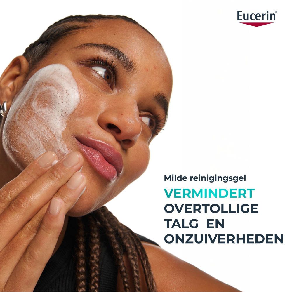 Achterkant van de Eucerin DERMOPURE CLINICAL reiniger fles. Tekst en logo's.