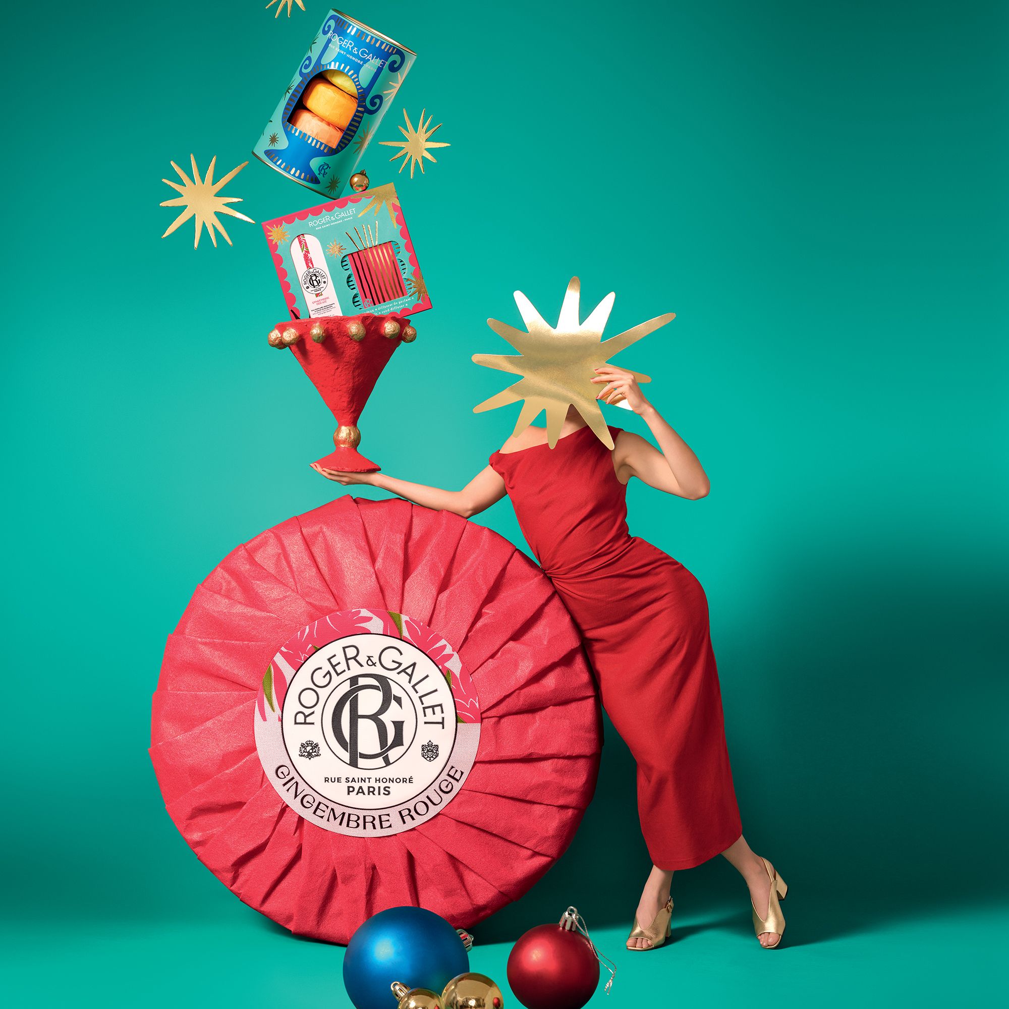 Figuur met zeep en geschenkdozen. Zeep met logo Roger & Gallet. Decoratie.