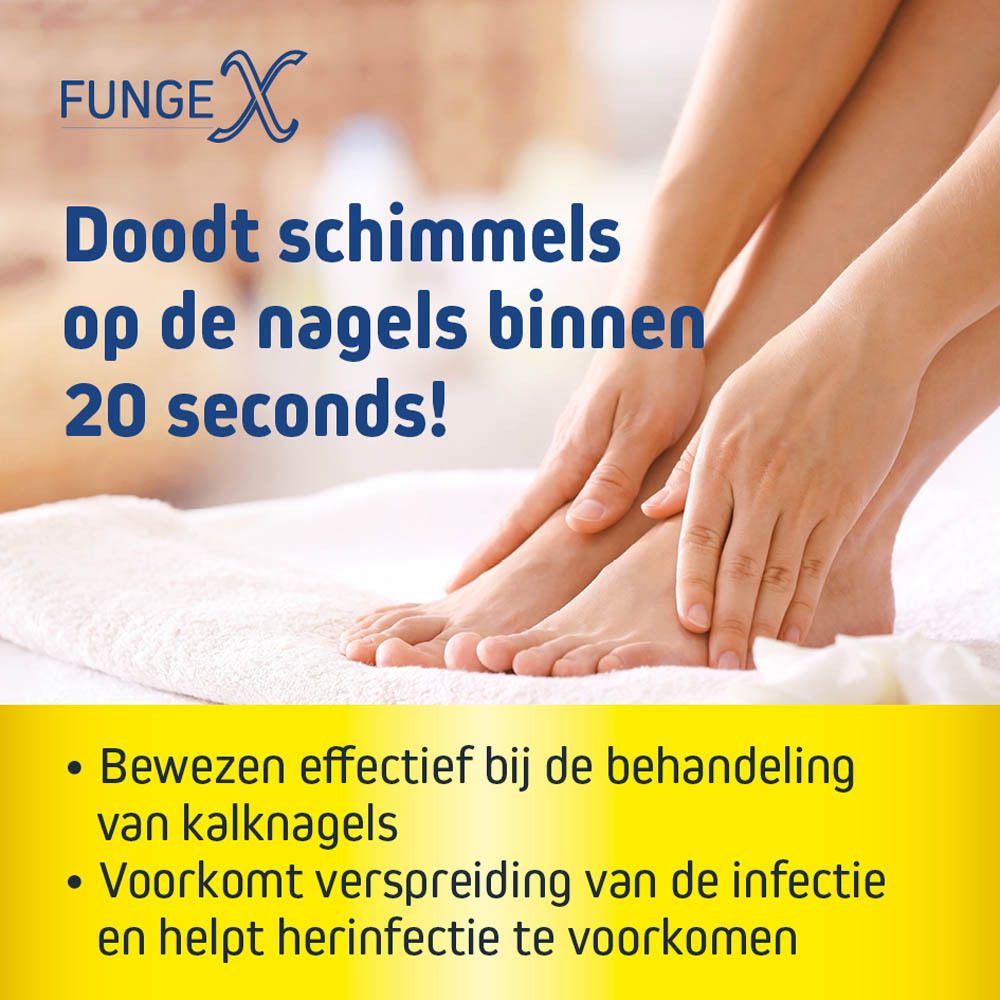 Voeten en tekst: 'Doodt schimmels...'. Voordelen: effectief, voorkomt verspreiding, vermindert infectierisico.