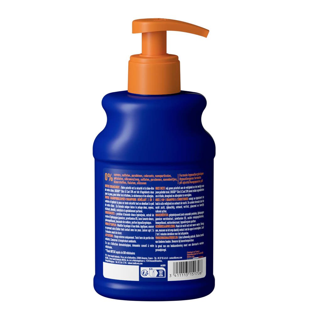 Nettoie et hydrate la peau. Chien dans un bain moussant. Texte sur les ingrédients.