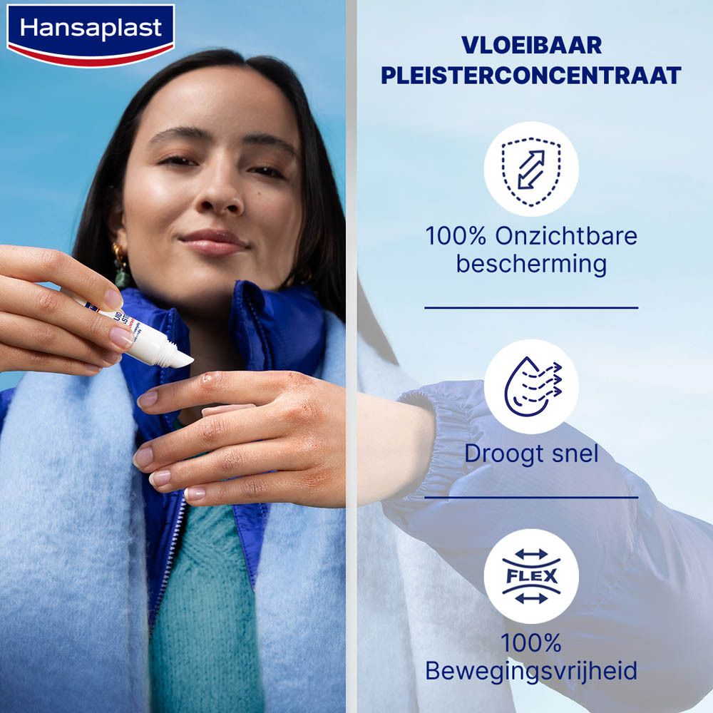 Vrouw houdt tube Hansaplast Vloeibare Pleister Concentraat vast. Blauwe achtergrond.